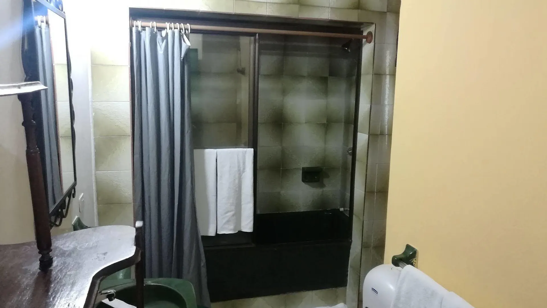 Hotel Ayenda Habana Vieja 1221 à Medellín